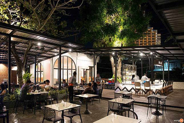 รีวิวร้านนั่งชิว ขอนแก่น กลางคืน สำหรับสายนั่ง สายกิน สายคอนเทนต์